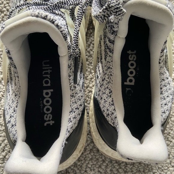 Adidas Ultra Boost Sneakers authentic Size 6.5 Mens / 8.5 Womens - Picture 7 of 7